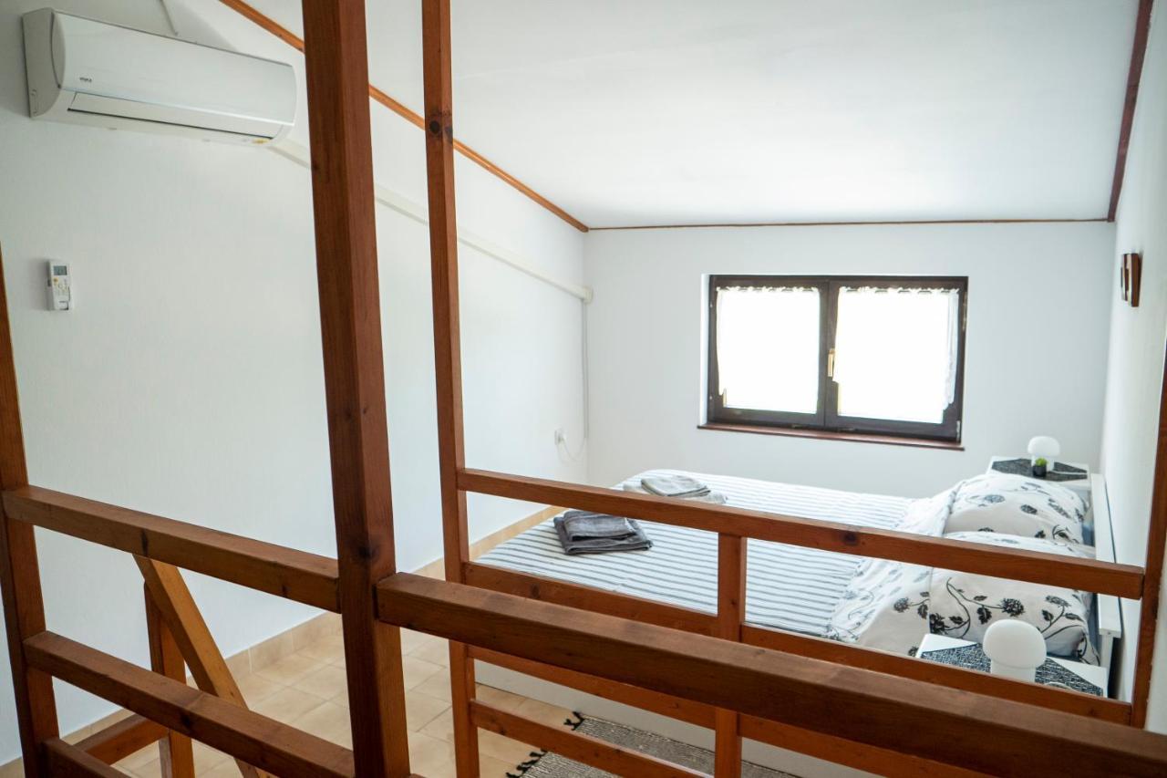 Woody Sea Apartment Pula Ngoại thất bức ảnh